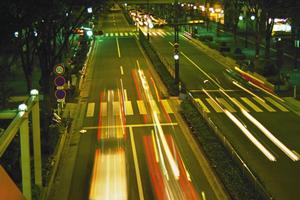 色々な街を巡回する移動図書館について